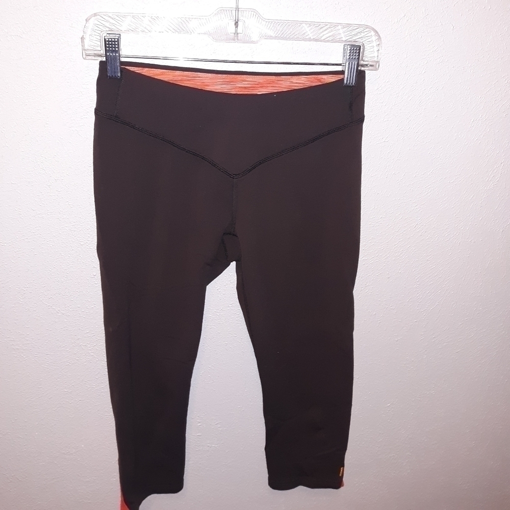 🌟 Lucy powermax capri leggings size small